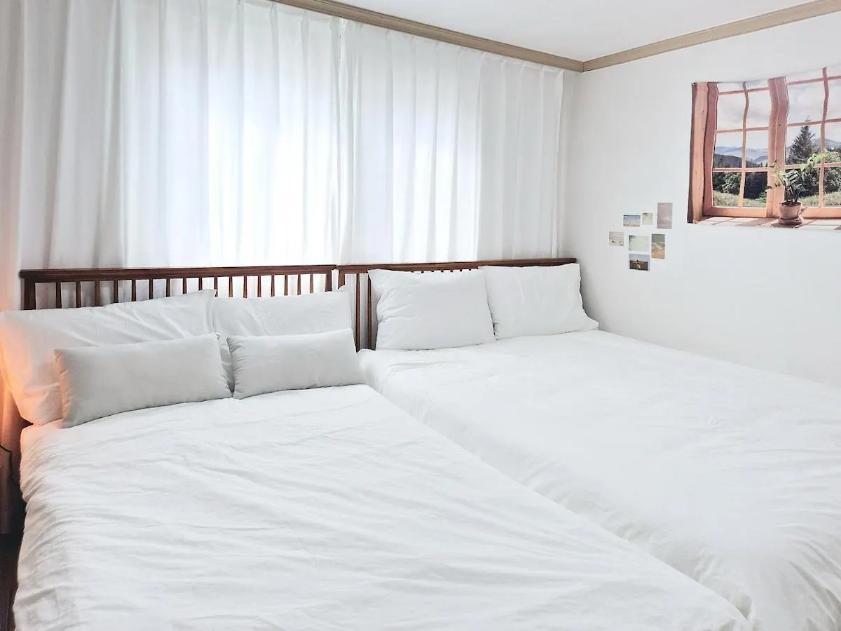 Stayjin Kachisanstation Gimpo Airportincheon Airport Yeouido Hongdae Gocheok Dome Up To 9People 4 Beds Seoul Apartment